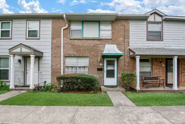 4251 Young ST, Pasadena, TX 77504