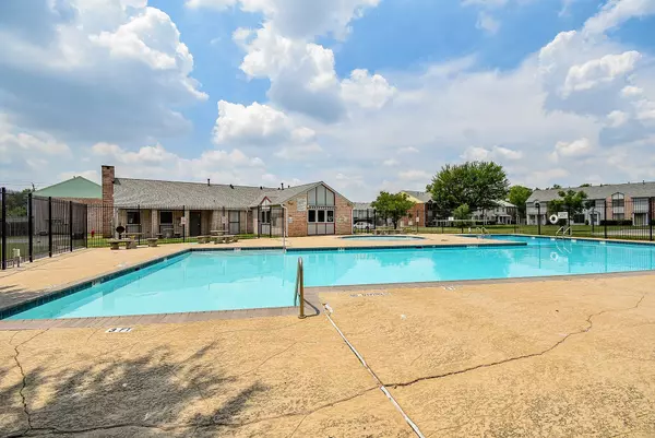 4251 Young ST, Pasadena, TX 77504