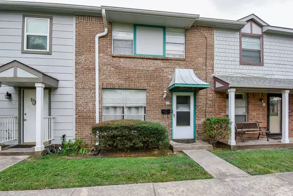 4251 Young ST, Pasadena, TX 77504