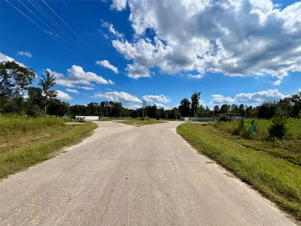 53 Road 5263, Cleveland, TX 77327