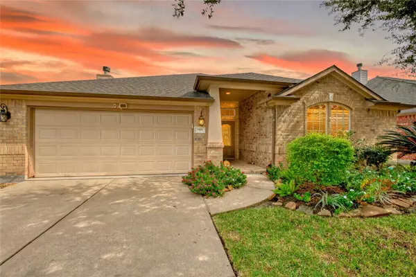 1805 Foxglove DR, La Porte, TX 77571