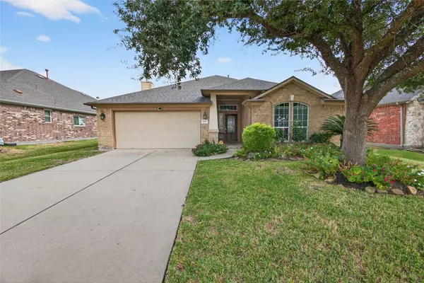 1805 Foxglove DR, La Porte, TX 77571