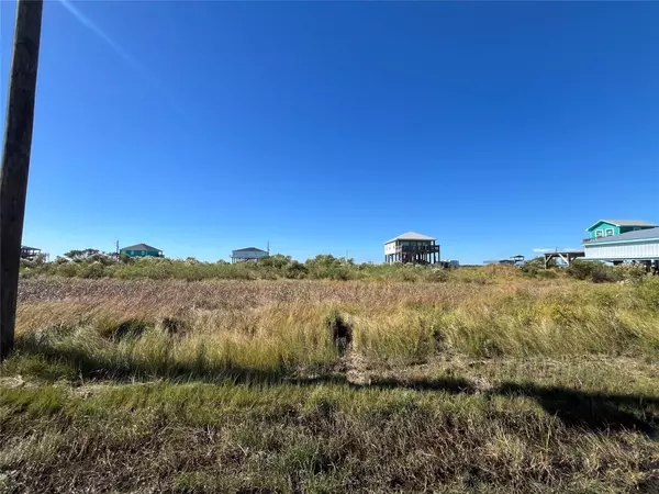 0 Mabry ST, Gilchrist, TX 77617