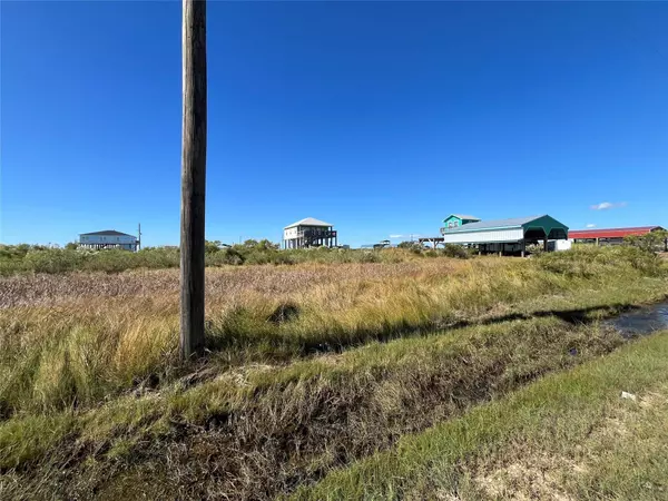 00 Mabry ST, Gilchrist, TX 77617