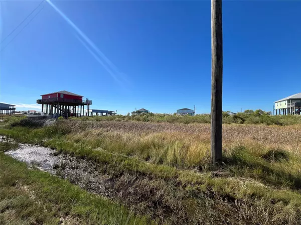 00 Mabry ST, Gilchrist, TX 77617