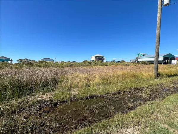 00 Mabry ST, Gilchrist, TX 77617