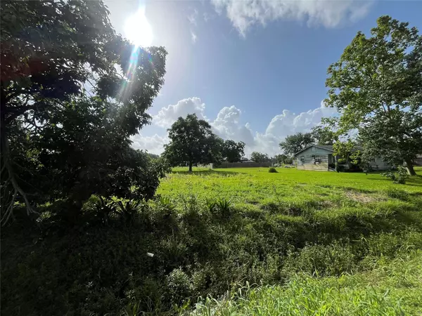 0 N 2nd ST, La Porte, TX 77571