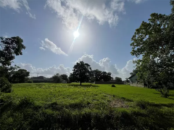 0 N 2nd ST, La Porte, TX 77571