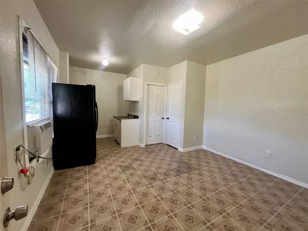 2705 Lorraine ST #8, Houston, TX 77026