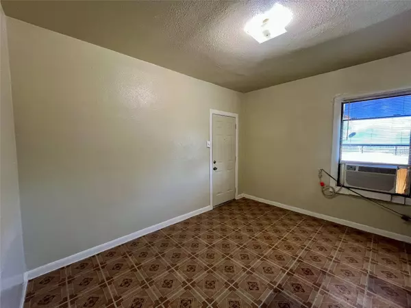 2705 Lorraine ST #8, Houston, TX 77026