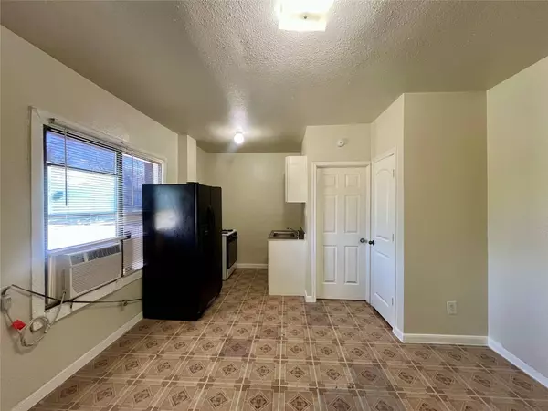 2705 Lorraine ST #8, Houston, TX 77026