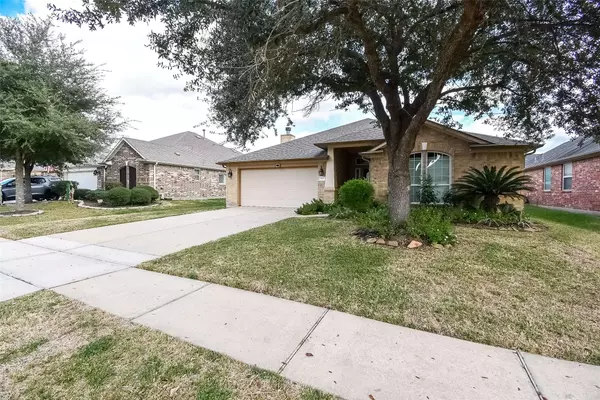 1805 Foxglove DR, La Porte, TX 77571