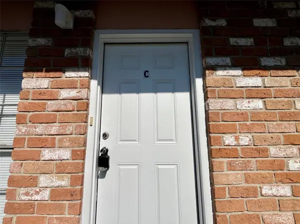 1042 W Village CT #C, Pasadena, TX 77506