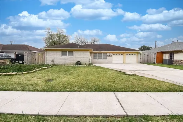 731 Dunwick LN, Pasadena, TX 77502