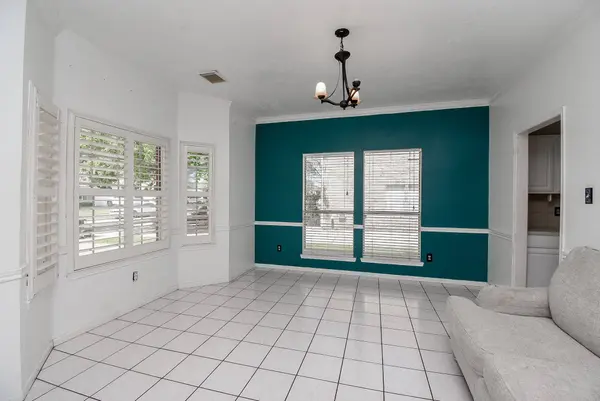 4311 Glen Avon DR, Pasadena, TX 77505