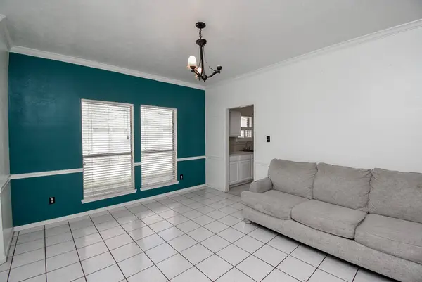 4311 Glen Avon DR, Pasadena, TX 77505