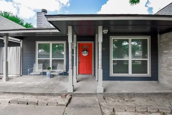 5911 Butterfly CIR, Pasadena, TX 77505