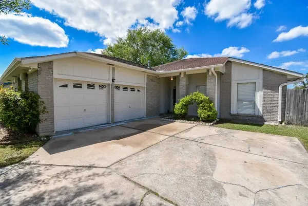 9527 Kingsvalley ST, Houston, TX 77075