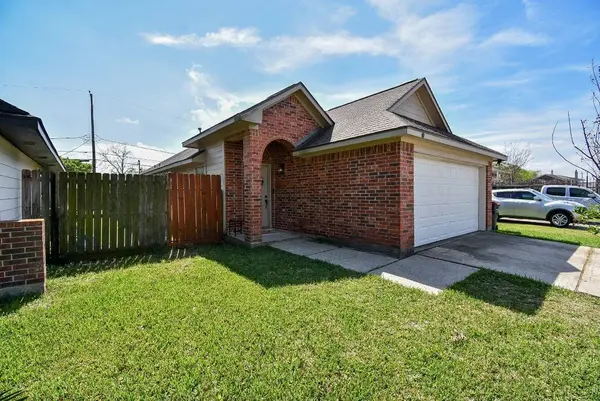 1909 W Texas AVE, Baytown, TX 77520