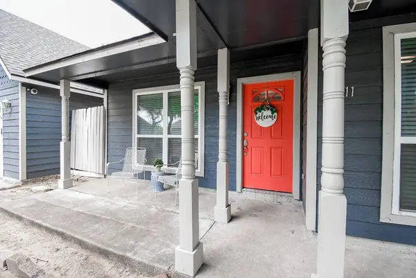 5911 Butterfly CIR, Pasadena, TX 77505