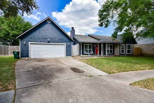 5911 Butterfly CIR, Pasadena, TX 77505