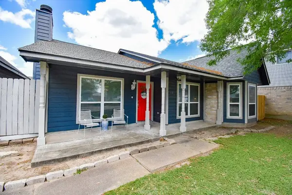 5911 Butterfly CIR, Pasadena, TX 77505