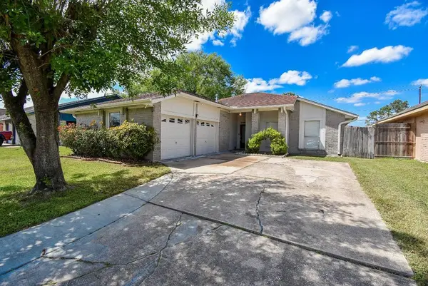 9527 Kingsvalley ST, Houston, TX 77075