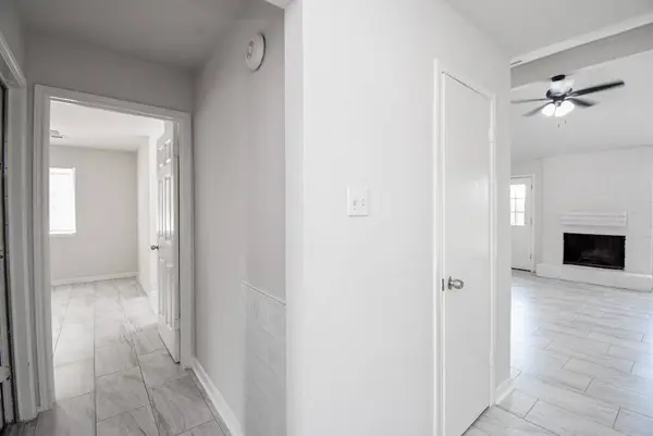 9527 Kingsvalley ST, Houston, TX 77075