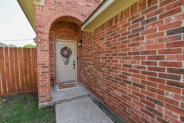 1909 W Texas AVE, Baytown, TX 77520