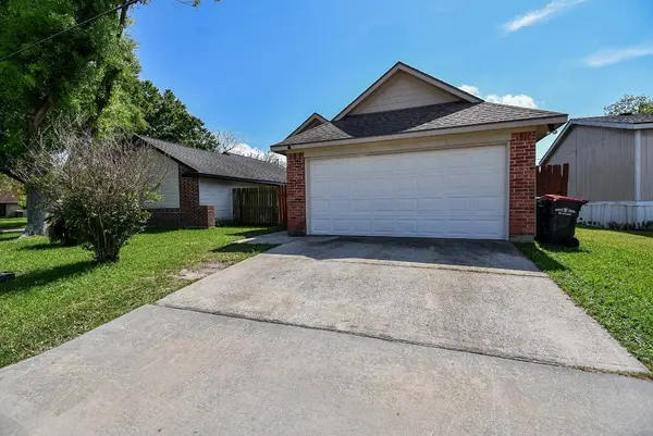 1909 W Texas AVE, Baytown, TX 77520