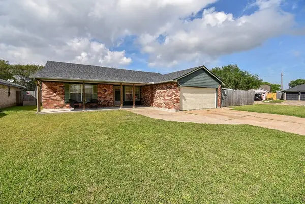 10139 Rustic Rock RD, La Porte, TX 77571