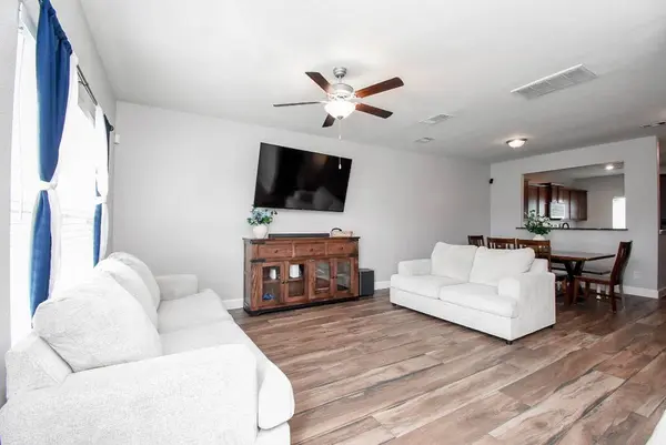 12213 Midship LN, Texas City, UT 77568