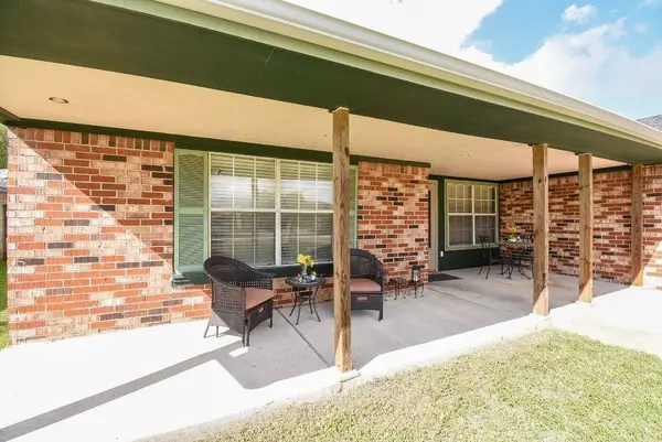 10139 Rustic Rock RD, La Porte, TX 77571