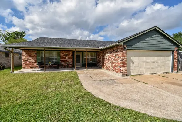 10139 Rustic Rock RD, La Porte, TX 77571