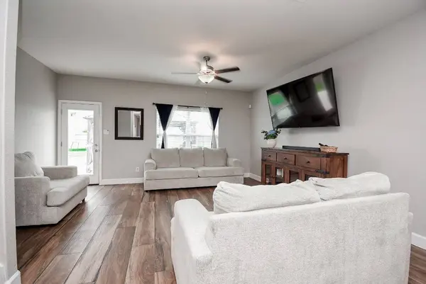 12213 Midship LN, Texas City, UT 77568