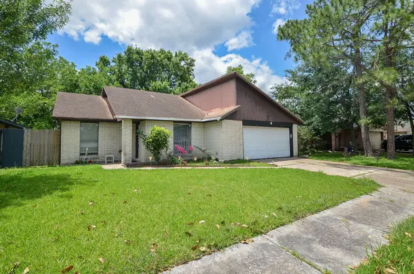 10418 Sagestar LN, Houston, TX 77089
