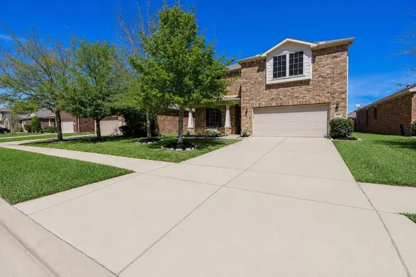 8207 Running Brook LN, Richmond, TX 77469