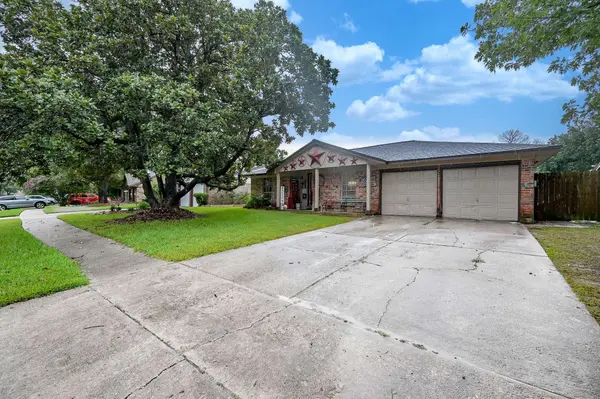 355 Skywood DR, Houston, TX 77090