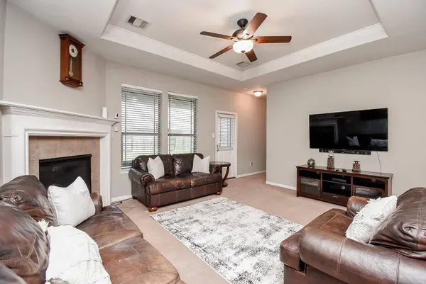 8207 Running Brook LN, Richmond, TX 77469