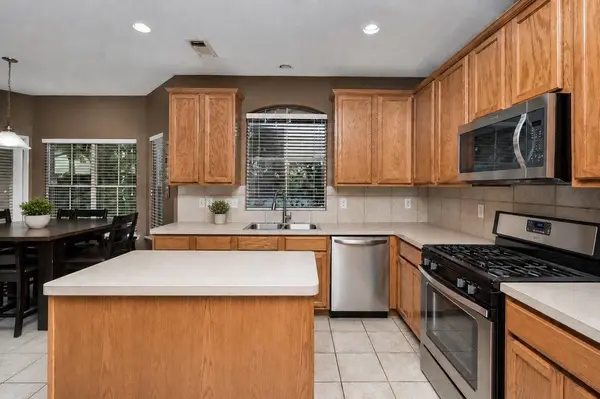 19119 Poplar Trails LN, Tomball, TX 77375