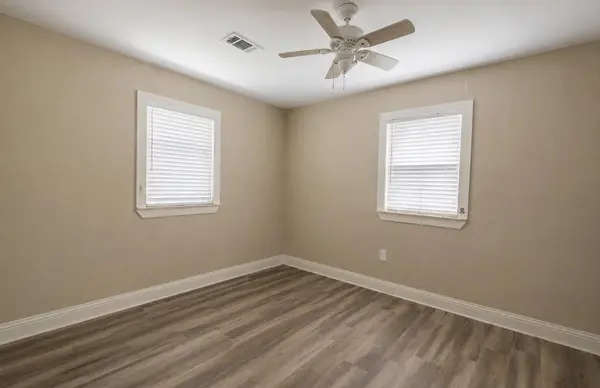 1021 Baker ST, Fort Worth, TX 76104