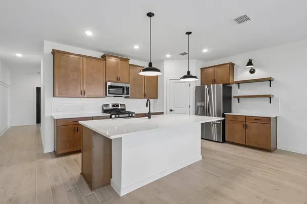 551 Day Station DR, Dayton, TX 77535