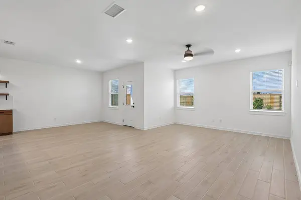 551 Day Station DR, Dayton, TX 77535