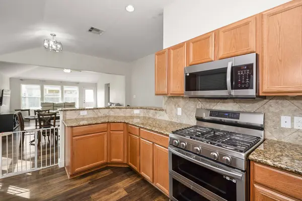 12510 Greencanyon DR, Houston, TX 77044