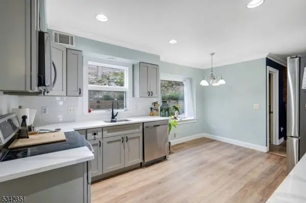 18 Cardinal Dr, Allamuchy Twp., NJ 07840