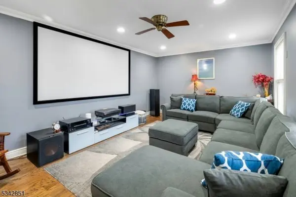 18 Cardinal Dr, Allamuchy Twp., NJ 07840