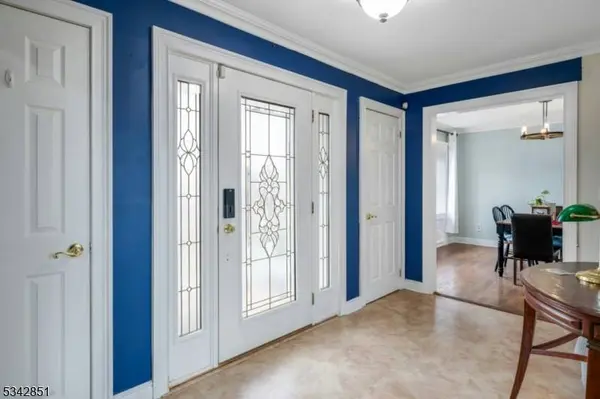 18 Cardinal Dr, Allamuchy Twp., NJ 07840