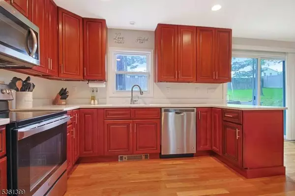 29 Black Oak Dr, Vernon Twp., NJ 07462