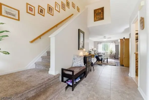 16 Pale Star Ct, Hardyston Twp., NJ 07419