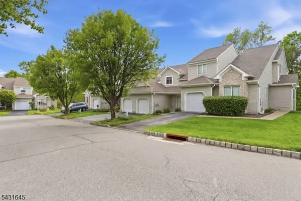 16 Pale Star Ct, Hardyston Twp., NJ 07419